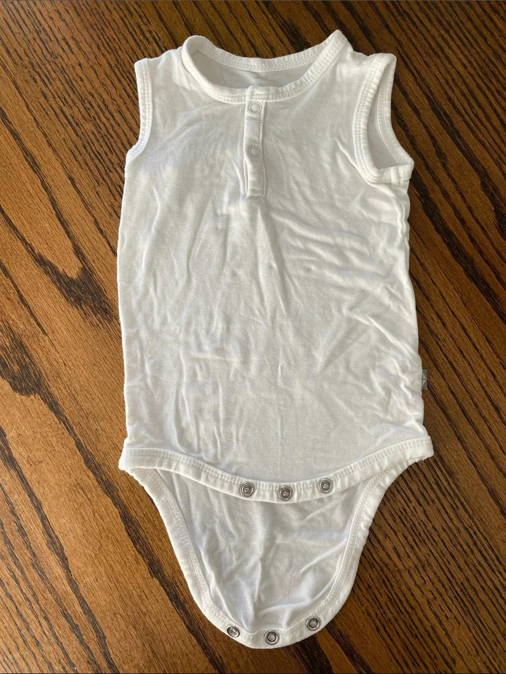 Kyte Baby sleeveless snap sleeveless bodysuit
